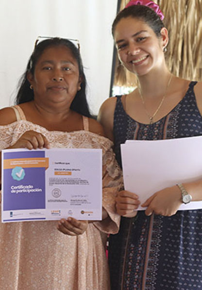 Lideresas fortalecen sus roles hacia la paz